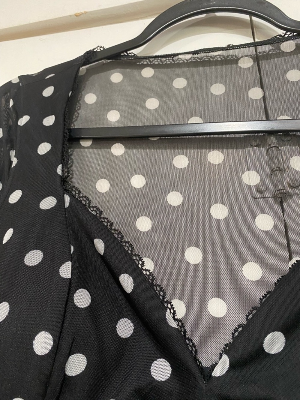Abercrombie Fitch Blouse medium Bra Free Black Polka Dot Long-Sleeve V-Neck Top - Picture 5 of 13